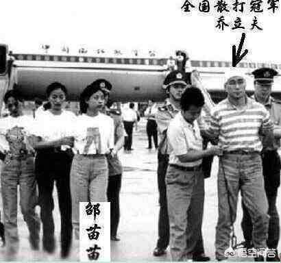 你快回来我一人承受不来:《死不瞑目》 的主题曲和片尾曲是什么歌啊？