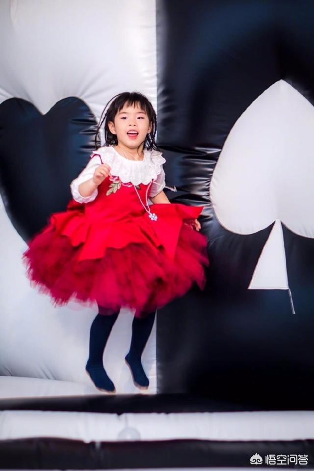 黄奕女儿:黄奕晒女儿照片，却被前夫黄毅清爆再结婚已怀孕，大家怎么看？