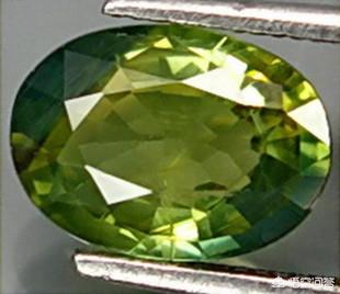 佩戴蓝宝石的神奇功效,蓝宝石和蓝色宝石的区别是什么？