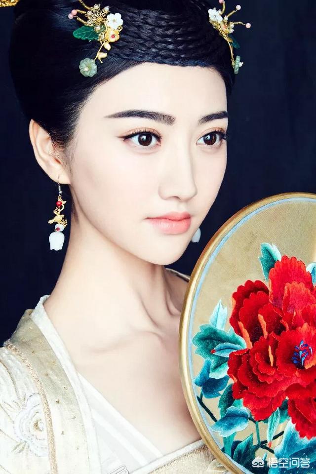 景甜背景:你对自媒体人老是爱发娱乐文章嘲笑景甜演技、背景有什么看法？