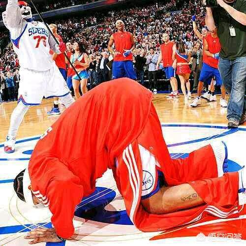 凯莉 埃尔兰 乔丹:NBA赛场上最让你动容的一张照片是什么？