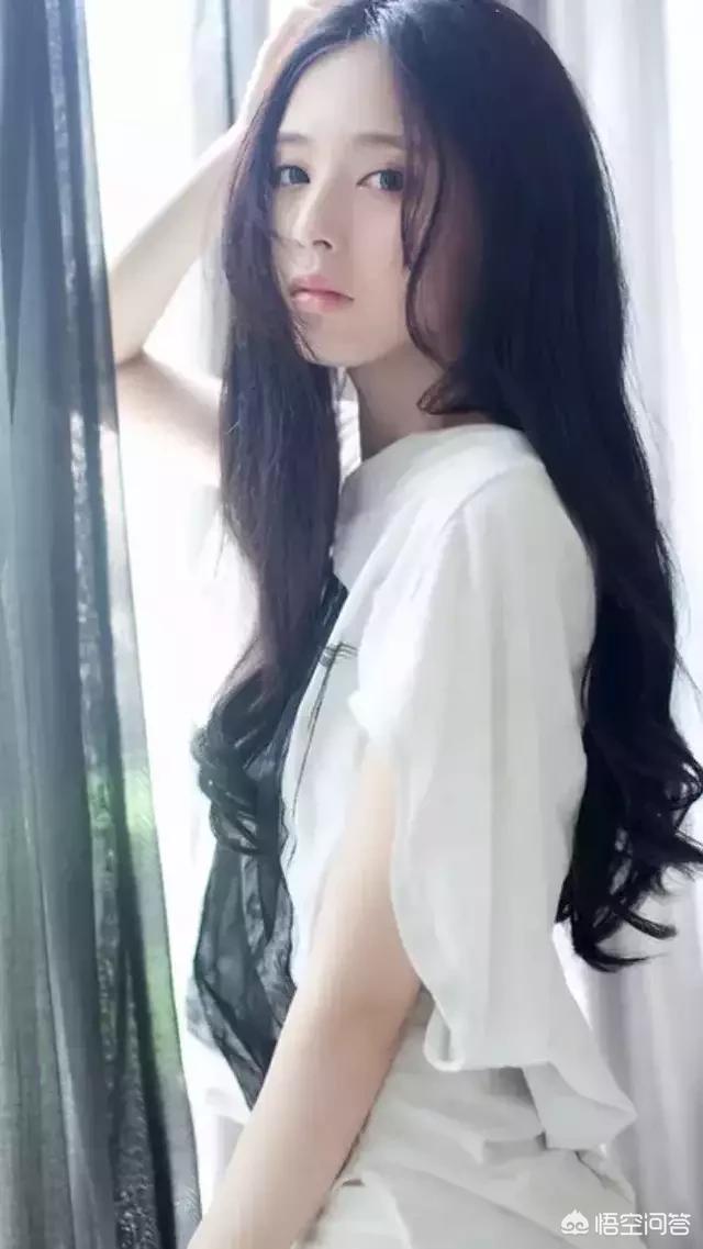 郭婉莹:假如你是当代曹雪芹，有哪些近现代的女子可以算得上金陵十二钗？