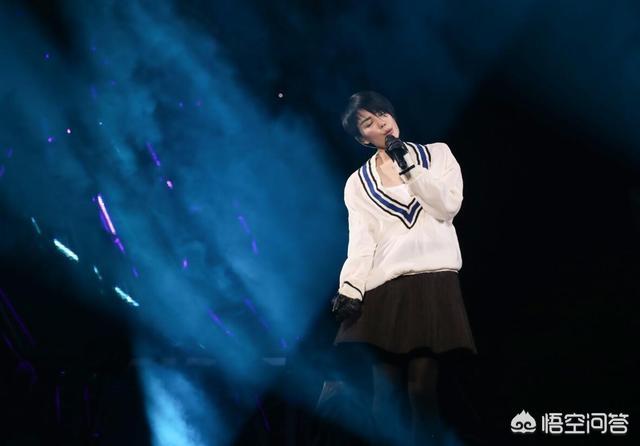 王菲春晚因为爱情:那英、王菲时隔20年再次登上春晚舞台，对此大家有何看法？