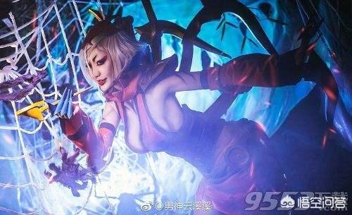 《英雄联盟》里逆羽霞与德莱文在六神装的时候单挑谁厉害？
