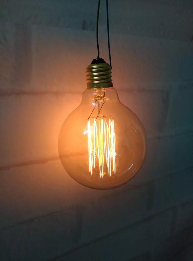 头条问答 - 既然可见光是发光物体发出的光子组成的,为何灯泡里的钨丝