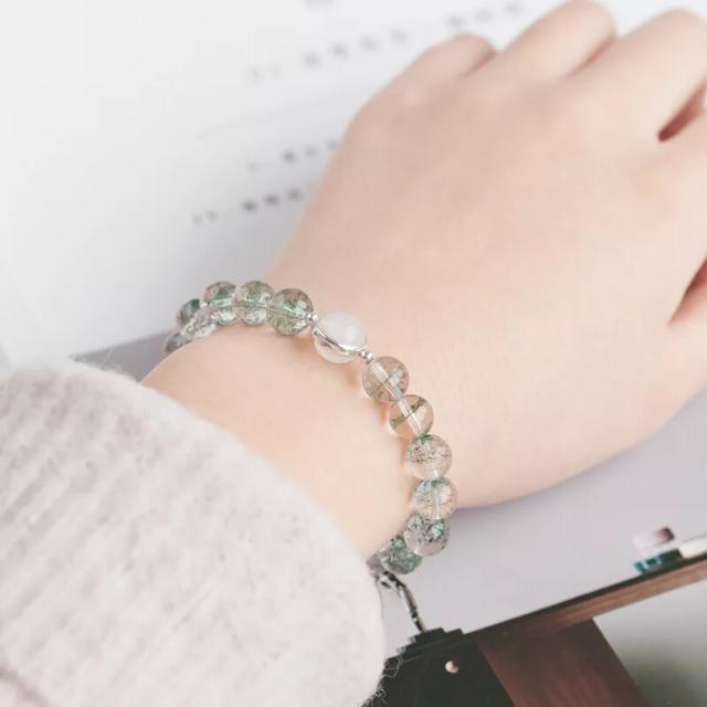 招桃花粉水晶好还是草莓晶好,不同水晶如何搭配才好看？