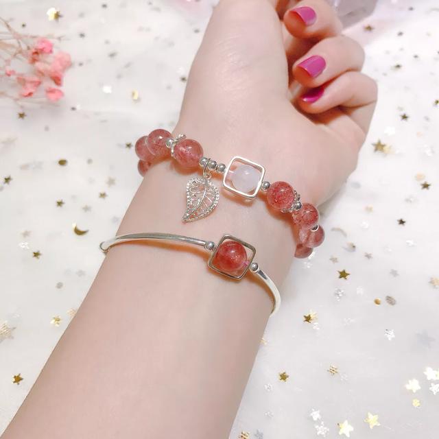 招桃花粉水晶好还是草莓晶好,不同水晶如何搭配才好看？