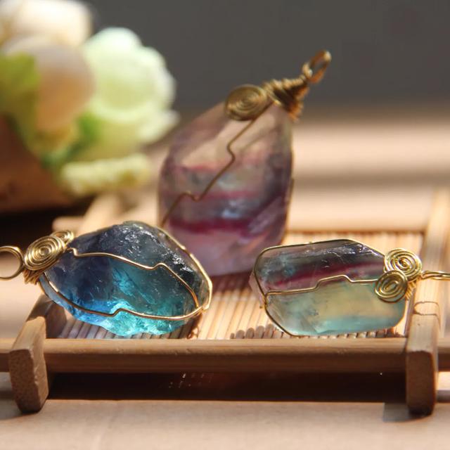 招桃花粉水晶好还是草莓晶好,不同水晶如何搭配才好看？