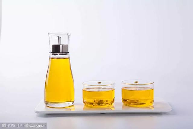 火炼猪油酸价格:植物油和动物油有什么区别吗？