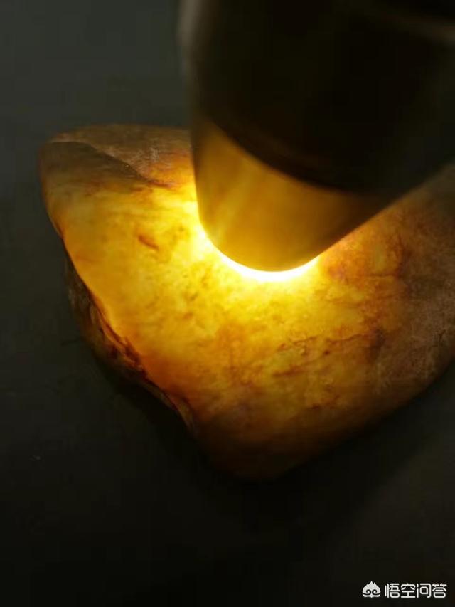 翡翠原石用水浸泡好不好,水泡法是否能准确地鉴定A货翡翠？