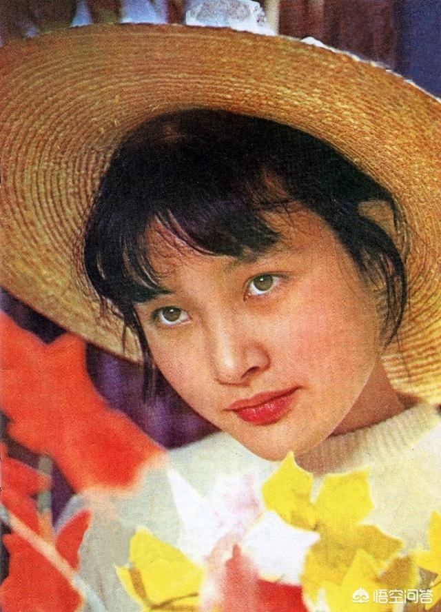 演员陈冲:陈冲、刘晓庆、张瑜和斯琴高娃重聚北京春晚，你觉得谁最没有变化