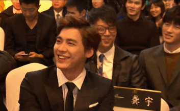胡歌春晚:如何看待李易峰2018年春晚被蔡明调侃后的表情？