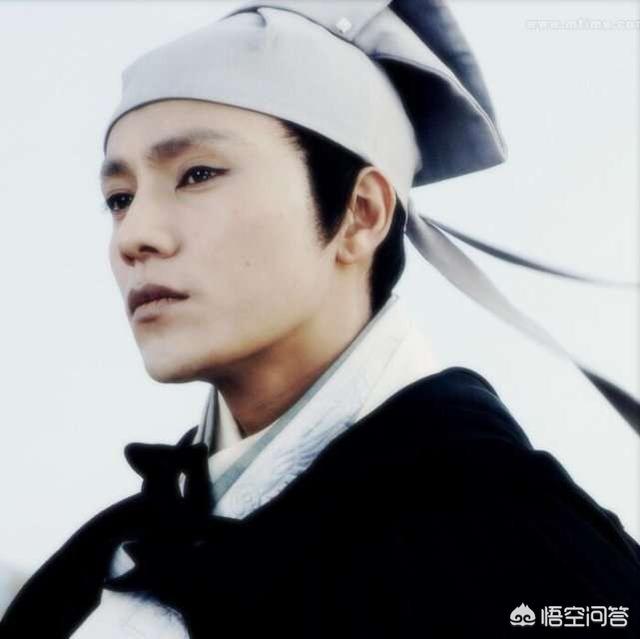 怎样看待一个经常换微信头像和签名的人？
