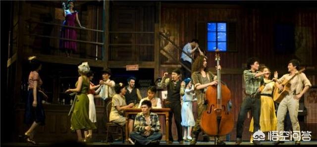 在大剧院里听音乐剧如何做到身临其境的感觉？