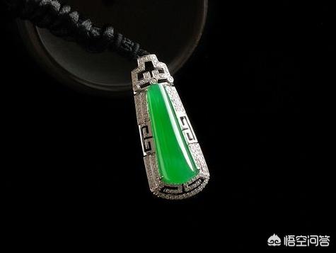 有证书的翡翠就一定是真的吗,带鉴定证的翡翠会有什么“猫腻”吗？