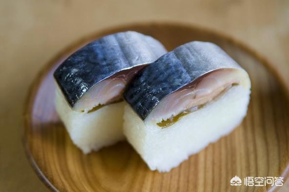头条问答 为什么传统寿司里常见的发光鱼类都需要醋 盐渍呢 1个回答
