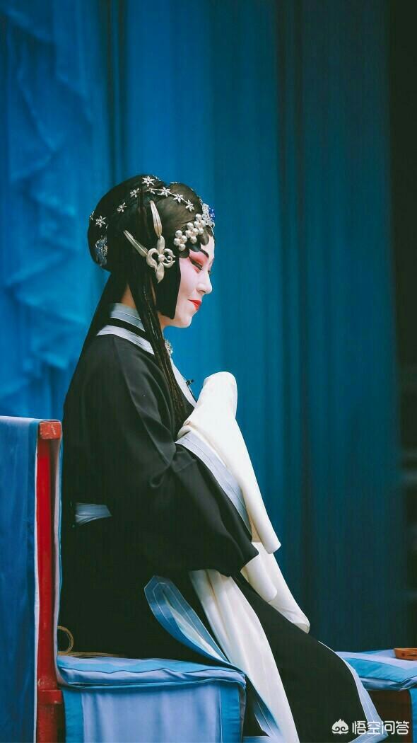 窦娥冤的作者是谁:元杂剧《窦娥冤》里，窦娥到底是被谁逼死的