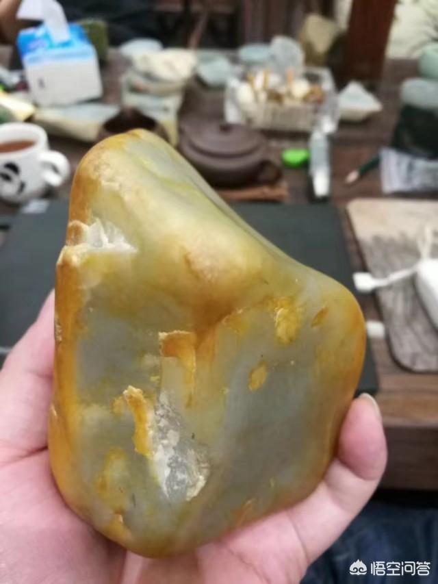 翡翠原石用水浸泡好不好,水泡法是否能准确地鉴定A货翡翠？