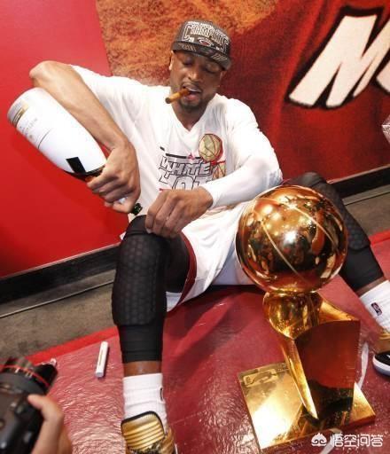凯莉 埃尔兰 乔丹:NBA赛场上最让你动容的一张照片是什么？