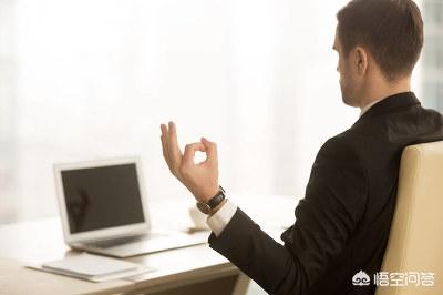 如何通过回复邮件礼貌地拒绝某公司的面试邀约？