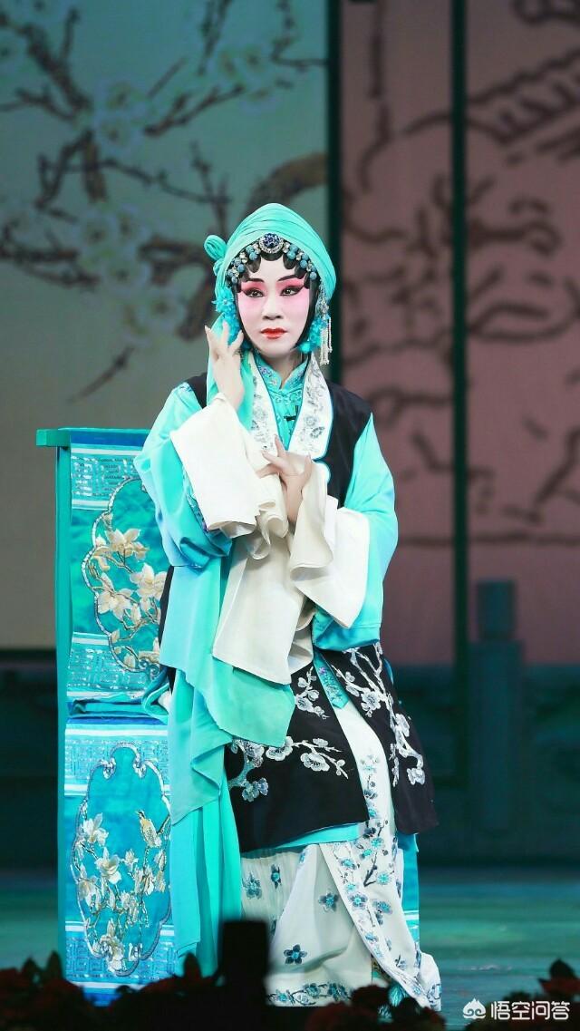 窦娥冤的作者是谁:元杂剧《窦娥冤》里，窦娥到底是被谁逼死的