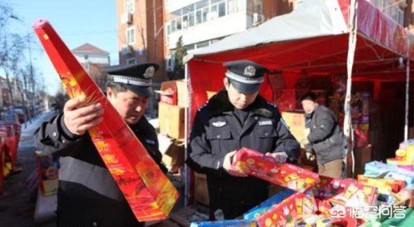黑色大礼花:抚顺男子大集上买回礼花，燃放时双手被炸飞！你怎么看？