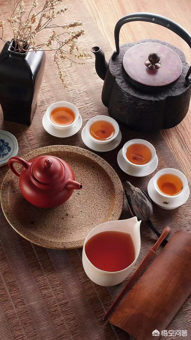 一个群里有10个人,不退群的话可以拉黑其中的几个人吗？
