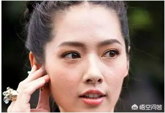 化妆卡粉超尴尬,怎样才能避免卡粉？