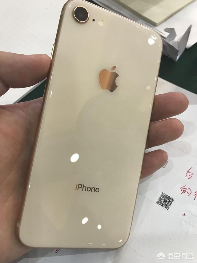 头条问答 Iphone 8和iphone 7plus哪个更值得买 12个回答