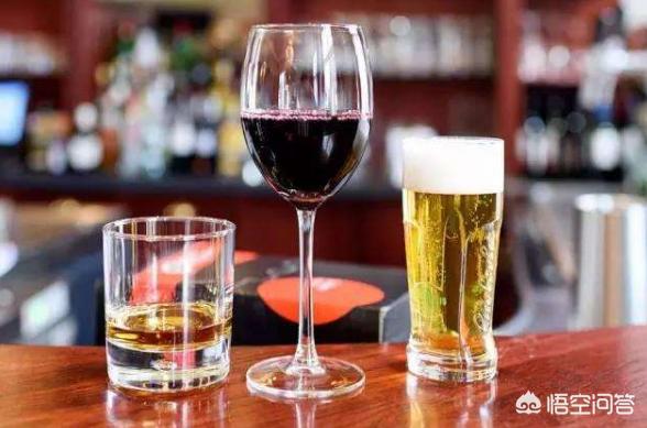 红酒跟啤酒能一起喝吗，为什么啤酒红酒白酒混着喝容易喝高