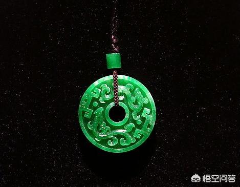 翡翠的颜色,为什么翡翠的颜色是五颜六色的？