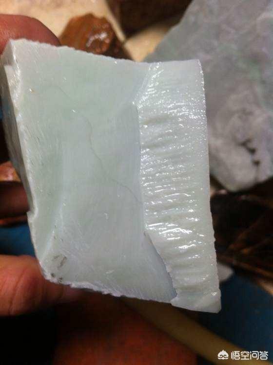 和田玉的分类和等级划分,和田玉有哪些种类？如何鉴定和田玉？