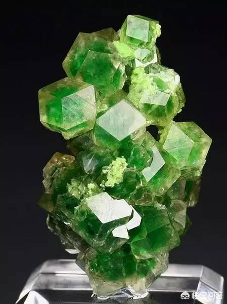 宝石图片大全,有没有识货的高人，来看看这是什么石头啊？