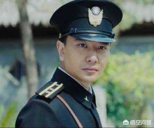 方季惟:为什么《北平无战事》中徐铁英跟方孟韦正副局长的警衔差别这么大