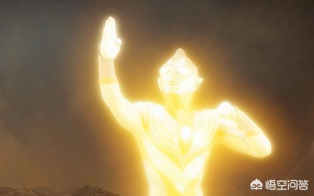 黑暗迪迦是不是和诺亚一个级别的,我指的是最初的迪迦,不是那个正木