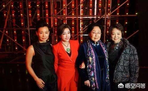 演员陈冲:陈冲、刘晓庆、张瑜和斯琴高娃重聚北京春晚，你觉得谁最没有变化