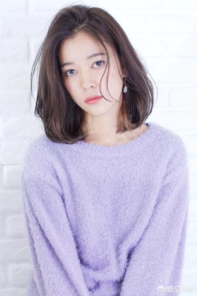 女生咬肌大脸型短方额头较宽适合什么发型