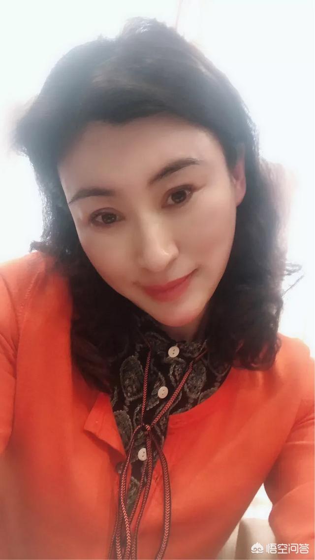 为什么很多绝世美女都是小扇形双眼皮？