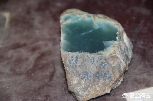 冰种石英石原石图片,冰种翡翠原石是什么样的呢？