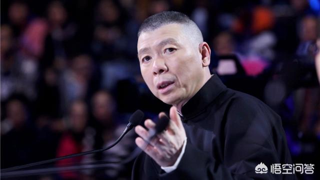目前冯小刚在中国电影导演界处于什么样的地位？