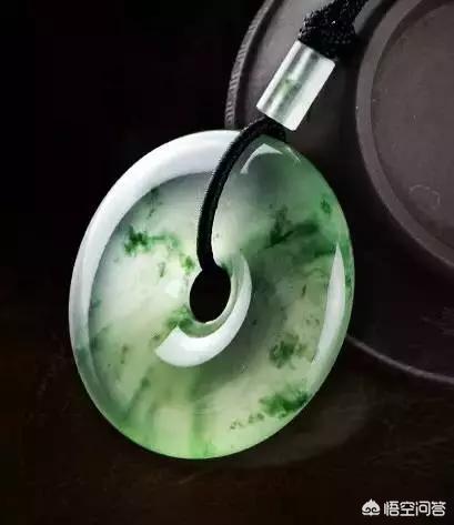 翡翠怎么看水头和种,鉴赏翡翠是看水头好还是看颜色？