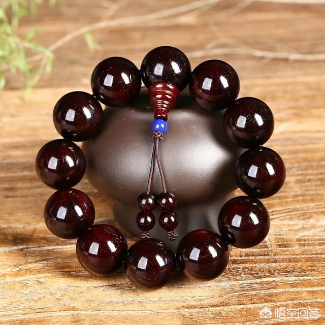 女人为什么不能戴南红,都说南红手串越戴越美，是真的吗？