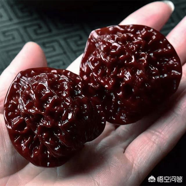 女人为什么不能戴南红,都说南红手串越戴越美，是真的吗？