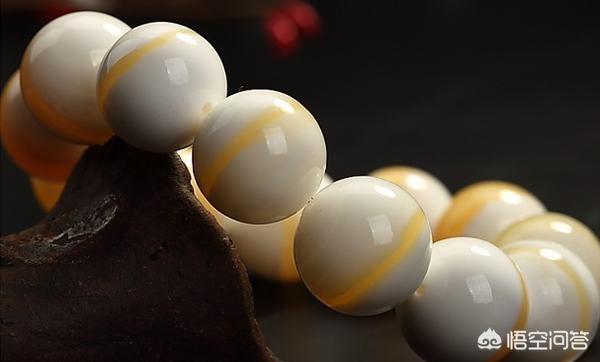 女人为什么不能戴南红,都说南红手串越戴越美，是真的吗？