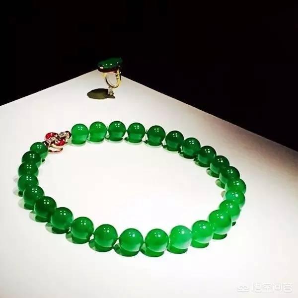 翡翠那么多为什么还那么贵,为什么珠宝翡翠近几年这么受人们喜爱？