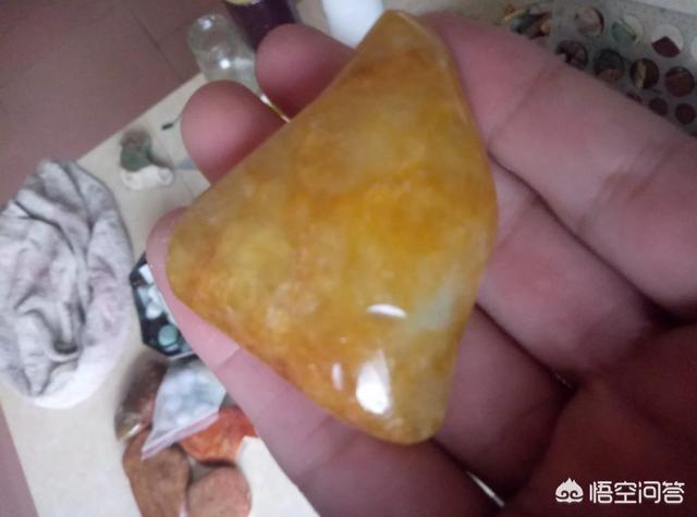 怎样鉴别普通石头和玉石原石,如何用肉眼区别普通石头和玉石原石？