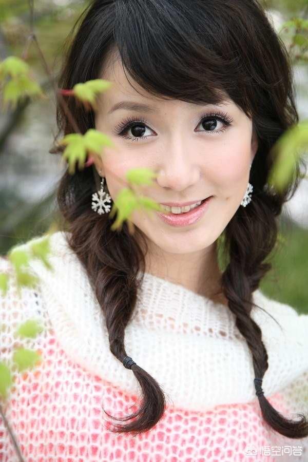 娄艺潇的胸:你认为娄艺潇和柳岩的脸变成这样美吗