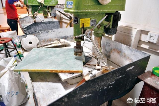 廉价玉镯里面的棉絮图片,一件精美的翡翠手镯是怎样加工出来的？