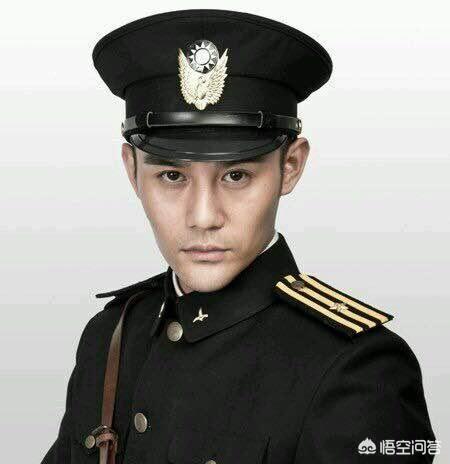 方季惟:为什么《北平无战事》中徐铁英跟方孟韦正副局长的警衔差别这么大