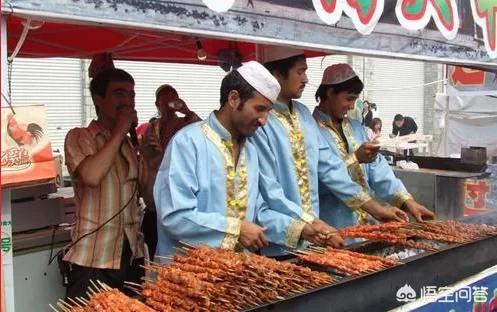 新疆羊肉都是怎么处理和烹饪的，维吾尔族的羊肉有什么做法